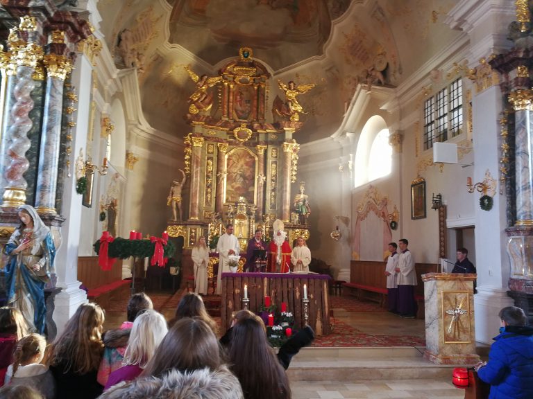 hl. Nikolaus bei der Eucharistiefeier